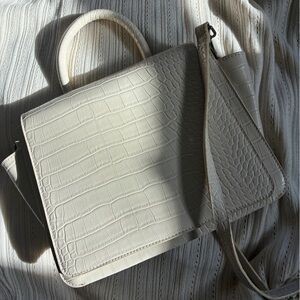 Elegant Cream Crocodile-Embossed Women's Bag